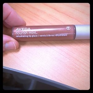 New aveda nourish- mint moisturizerizing lip glaze